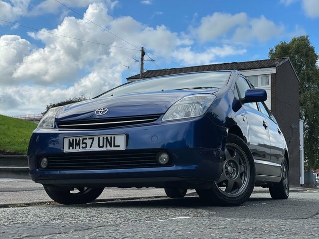 Toyota Prius Hatchback Silver #62