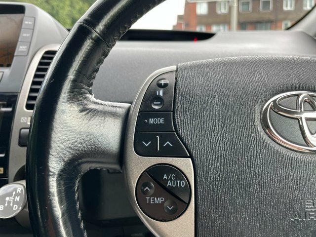 Toyota Prius Hatchback Silver #19