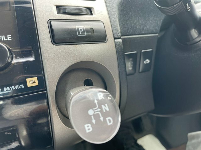 Toyota Prius Hatchback Silver #34