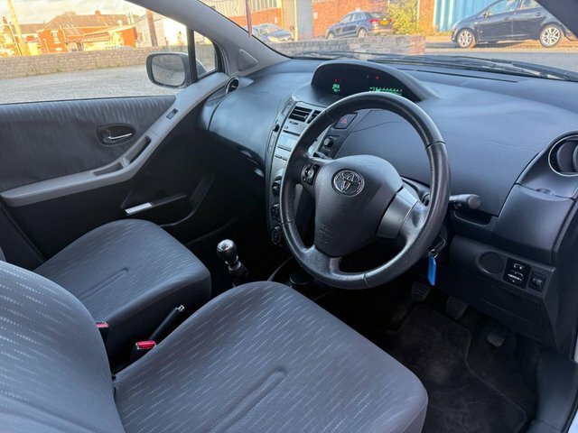 Toyota Yaris 1.4 D-4d Tr Multimode Black #10