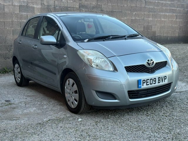 Toyota Yaris Dual Vvt-i Tr Hatchback Silver #3