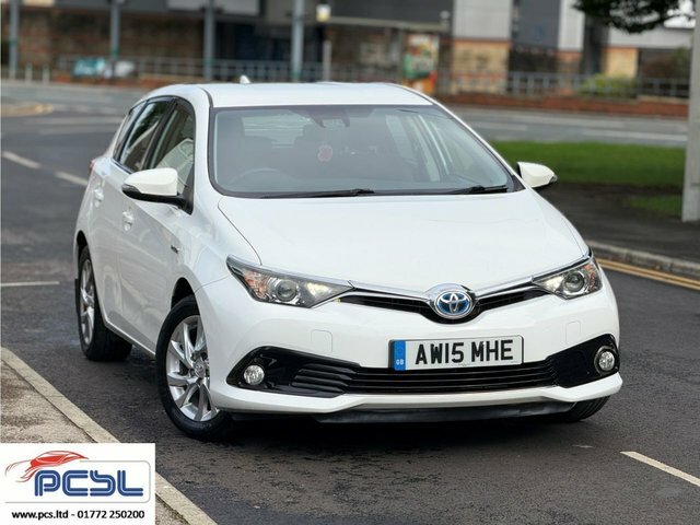 Toyota Auris Vvt-h Business Edition Hatchback White #3