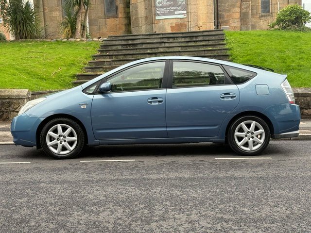 Toyota Prius T3 Hatchback Blue #3