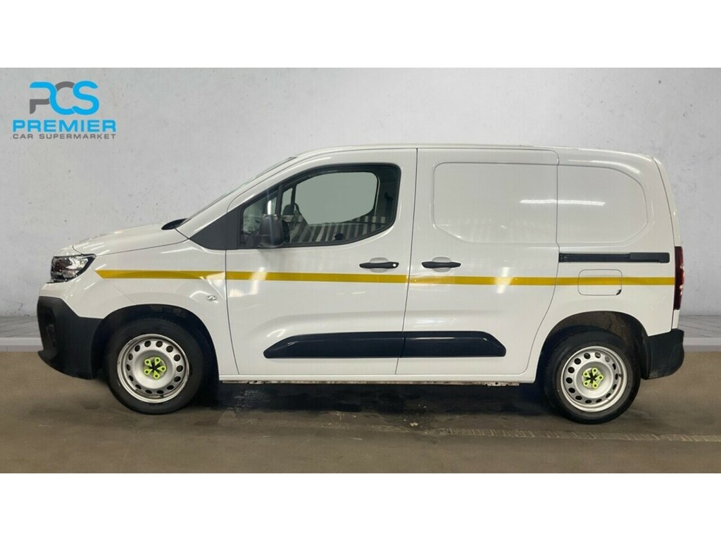 Vauxhall Combo Turbo D 2300 Prime White #5