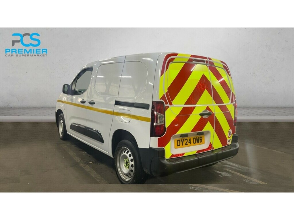 Vauxhall Combo Turbo D 2300 Prime White #4