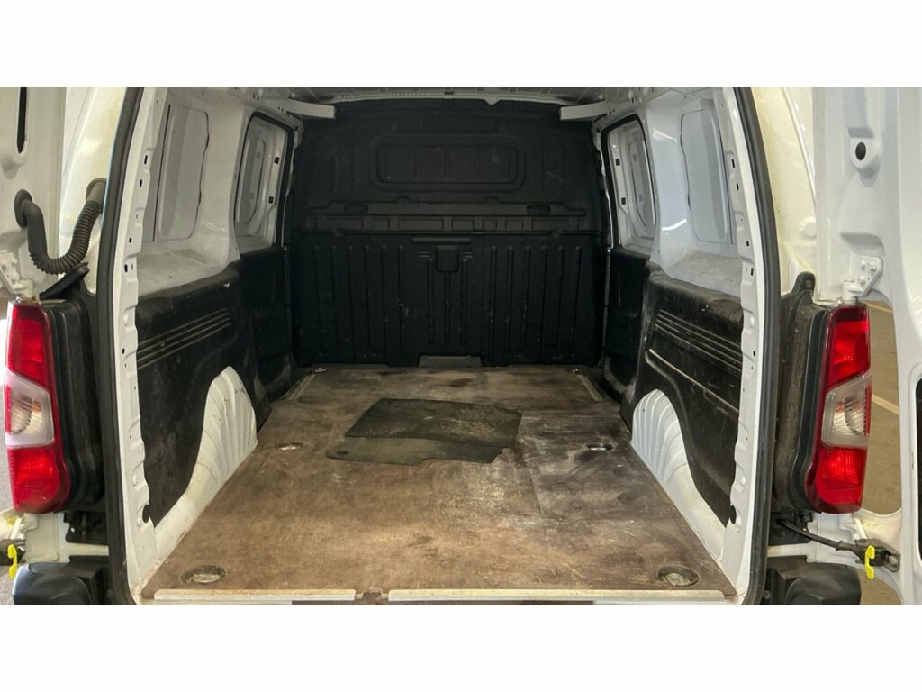 Vauxhall Combo 1.5 Turbo D 2300 Sportive Panel Van Man White #9