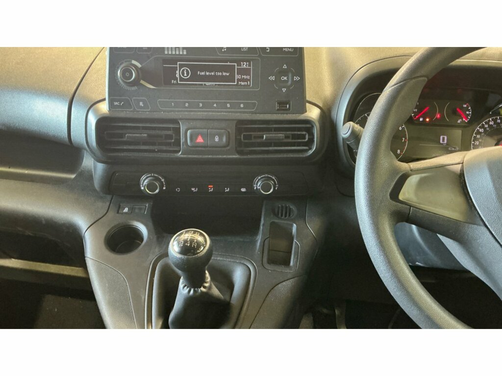 Vauxhall Combo 1.5 Turbo D 2300 Sportive Panel Van Man White #8