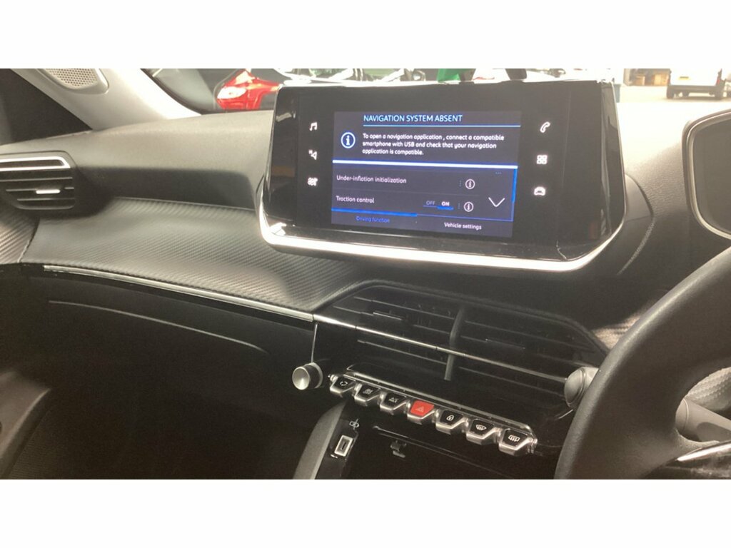 Peugeot 2008 2008 Allure Premium Puretech Ss White #10