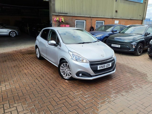 Peugeot 208 1.2 Puretech Allure Hatchback Eat Euro Silver