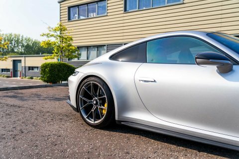 Porsche 911 Gt3 Touring. S Silver #2