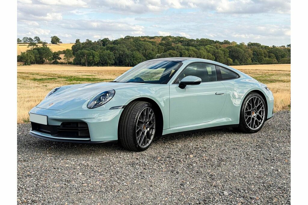 Porsche 911 T 992 Carrera Green