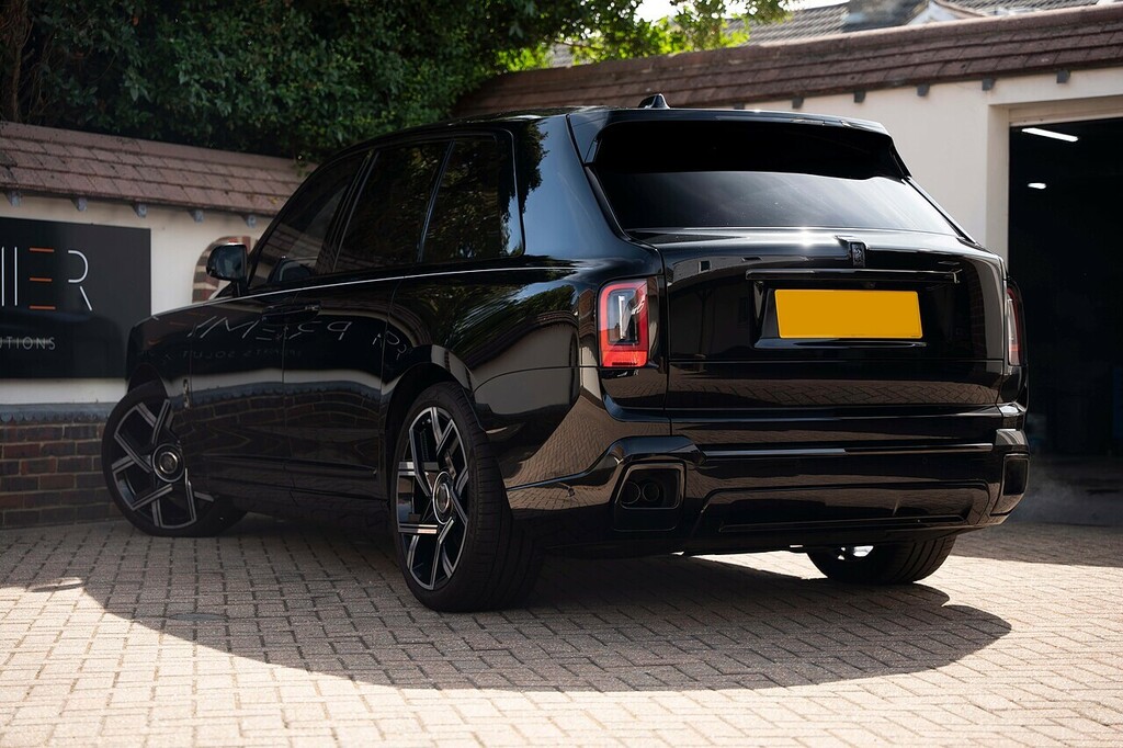 Rolls-Royce Cullinan V12 Black Badge Black #4