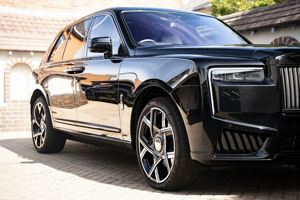 Rolls-Royce Cullinan V12 Black Badge Black #6