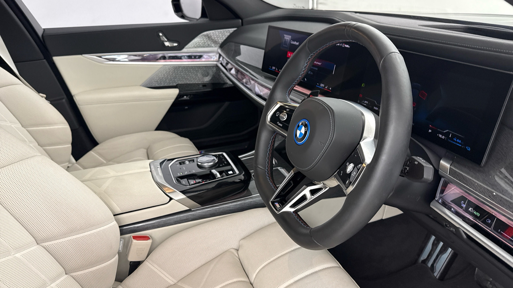 BMW 7 Series M760e Xdrive #6