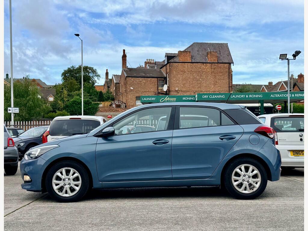 Hyundai I20 Se White #2