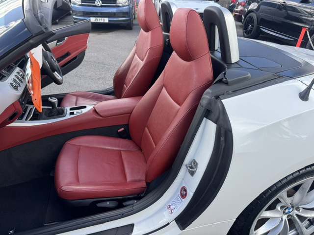 BMW Z4 Z4 Roadster White #15