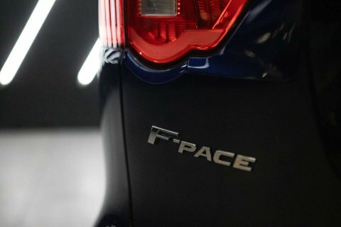 Jaguar F-Pace 2.0D Portfolio Awd Red #53