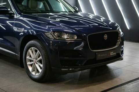 Jaguar F-Pace 2.0D Portfolio Awd Red #60