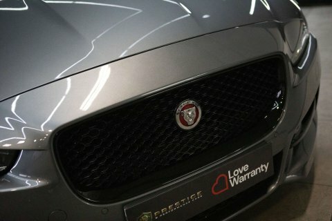 Jaguar XE 2.0D 180 Portfolio Blue #10