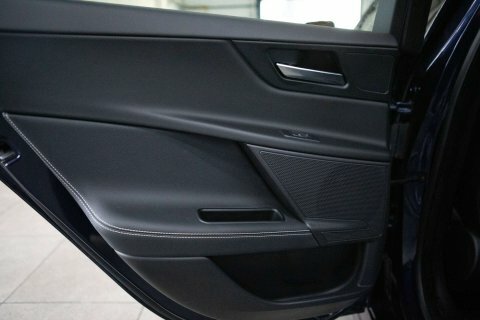 Jaguar XE Portfolio Ingenium Silver #38