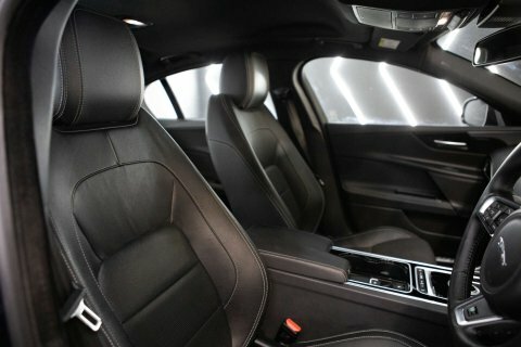 Jaguar XE Portfolio Ingenium Silver #7