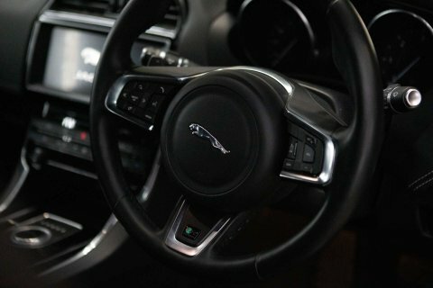Jaguar XE Portfolio Ingenium Silver #81