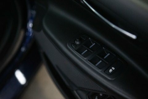 Jaguar XE Portfolio Ingenium Silver #30