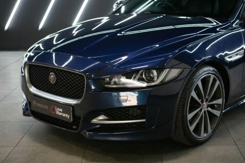 Jaguar XE Portfolio Ingenium Silver #21