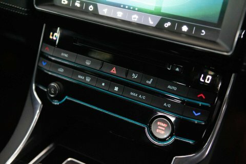 Jaguar XE Portfolio Ingenium Silver #99