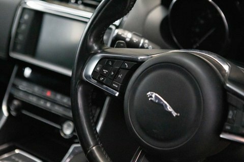 Jaguar XE 2.0D Portfolio Euro 6 Ss  #19