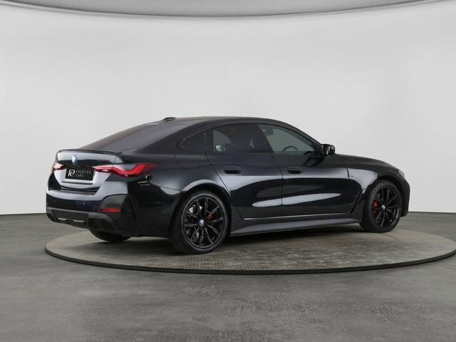 BMW i4 83.9Kwh M Sport Gran Black #4