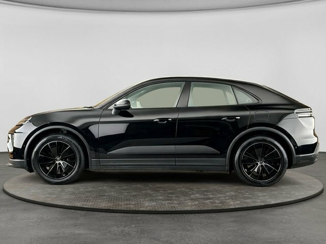 Porsche Macan 4 Suv Black #3