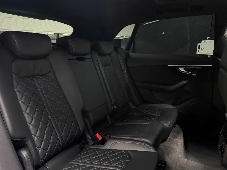 Audi SQ8 Tfsi Quattro Black Black #24