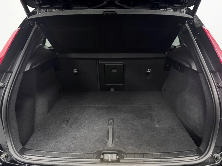 Volvo XC40 Ultimate P6 231 Hp CF72JYZ Black #6