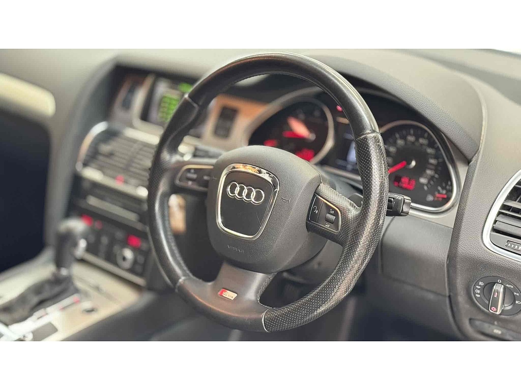 Audi Q7 4X4 3.0 Black #7