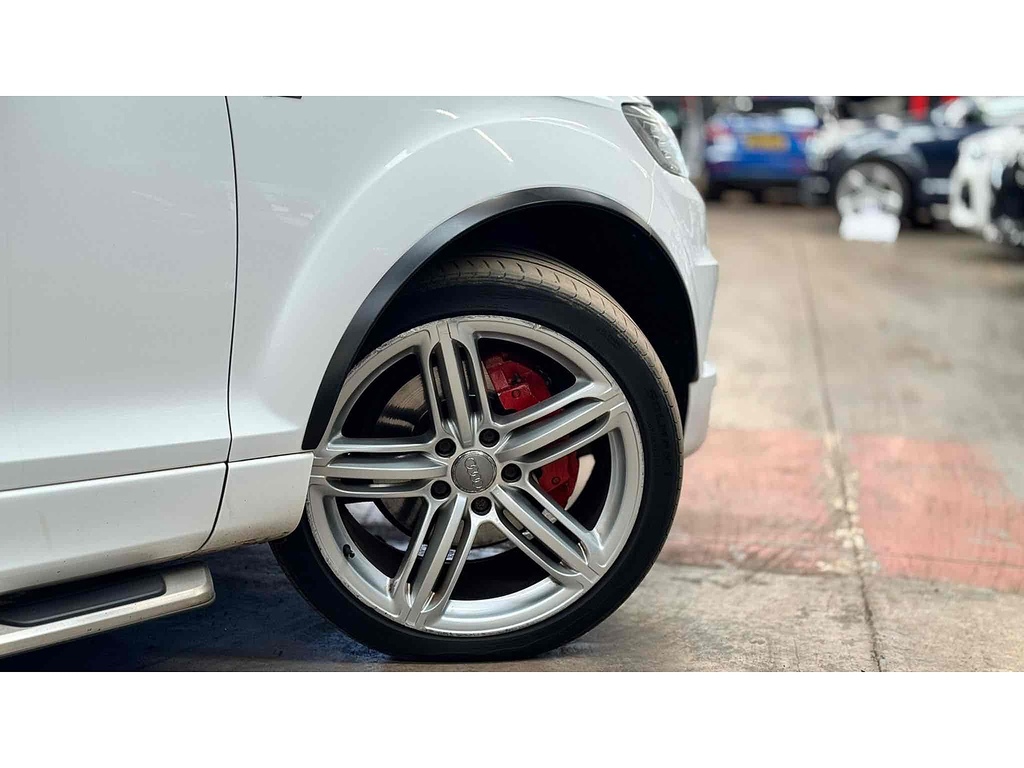 Audi Q7 4X4 3.0 Black #25