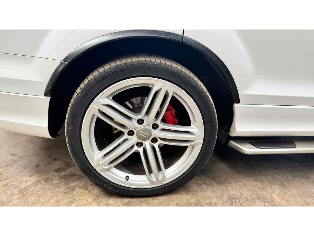 Audi Q7 4X4 3.0 Black #23