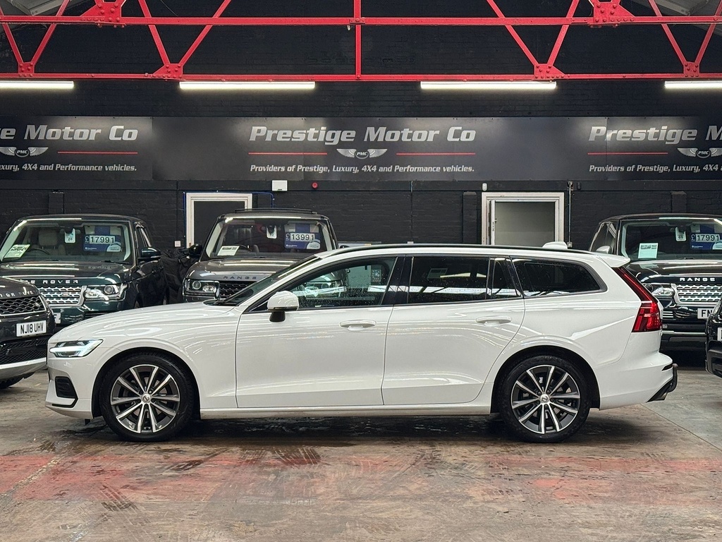 Volvo V60 B4 Mhev Momentum White #6