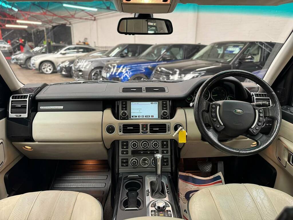 Land Rover Range Rover Tdv8 Hse E4 Black #9