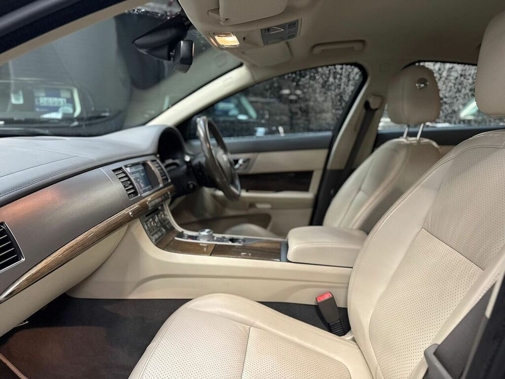 Jaguar XF Saloon Blue #22