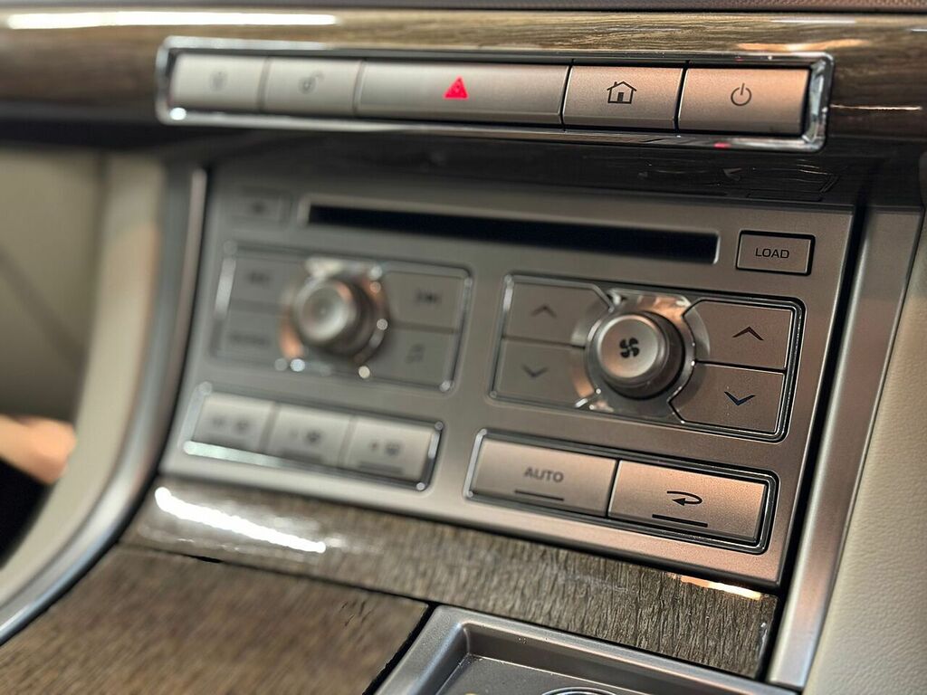Jaguar XF Saloon Blue #10