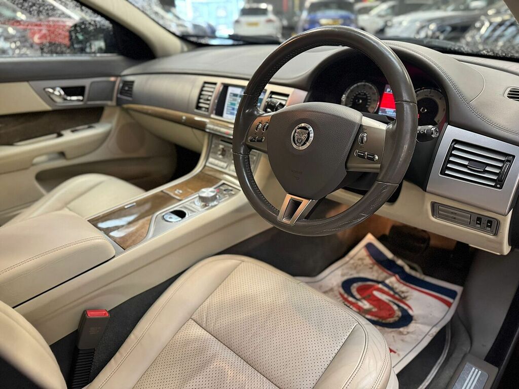 Jaguar XF Saloon Blue #8