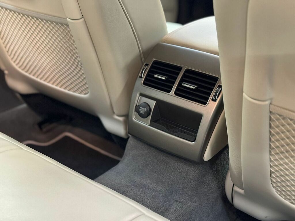 Jaguar XF Saloon Blue #17