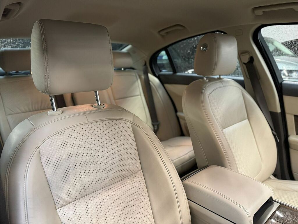 Jaguar XF Saloon Blue #12