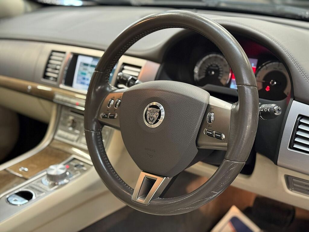 Jaguar XF Saloon Blue #7