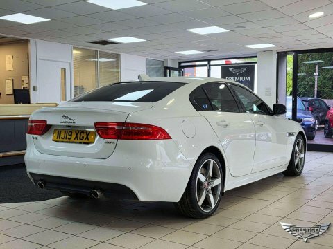 Jaguar XE 2.0I Gpf R-sport White #4