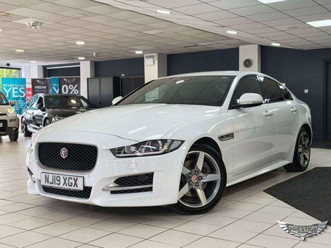 Jaguar XE 2.0I Gpf R-sport White