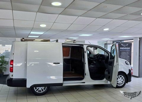 Vauxhall Vivaro 1.5 Vivaro 2900 Dynamic Ss White #59