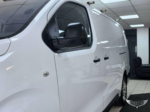 Vauxhall Vivaro 1.5 Vivaro 2900 Dynamic Ss White #51