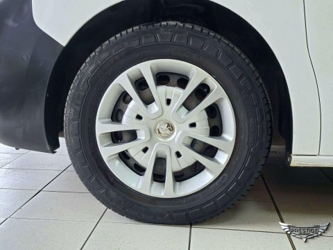Vauxhall Vivaro 1.5 Vivaro 2900 Dynamic Ss White #52